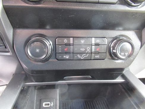 Used 2019 Ford F250 XLT w/ XLT Premium Package AWD/4WD image 21
