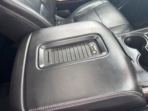 Used 2016 Chevrolet Suburban LT AWD/4WD image 14