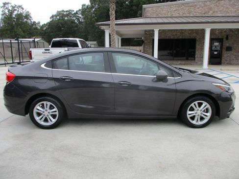 Used 2017 Chevrolet Cruze LT w/ Convenience Package FWD image 24