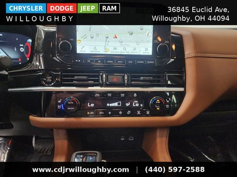 Used 2025 Nissan Pathfinder Platinum AWD/4WD image 21