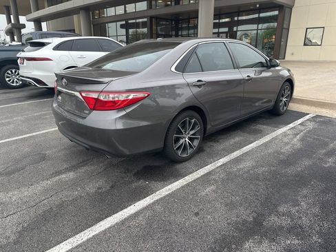 Used 2017 Toyota Camry XSE FWD image 5