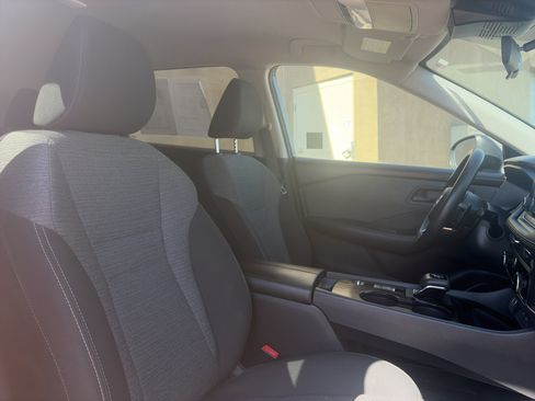 Used 2022 Nissan Rogue S FWD image 27
