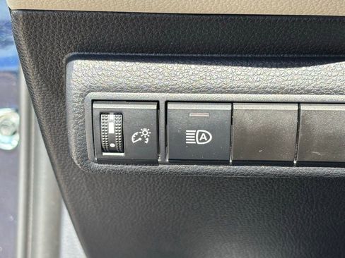 Used 2025 Toyota Corolla LE image 23