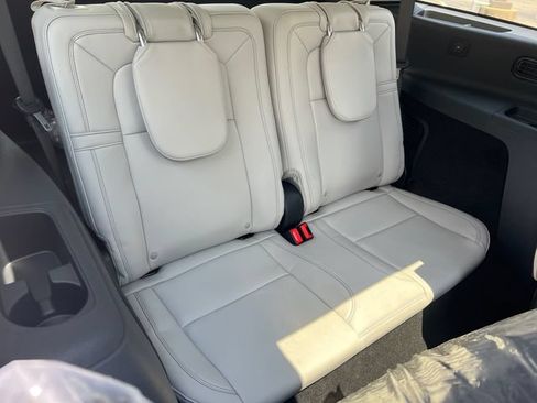 New 2026 Lincoln Aviator Reserve AWD/4WD image 16