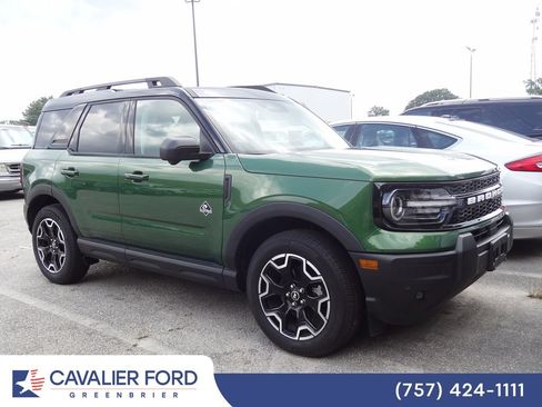 Used 2025 Ford Bronco Sport Outer Banks w/ Outer Banks Tech Package+ AWD/4WD image 2