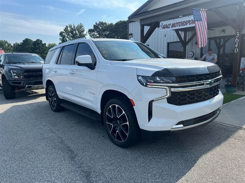 Used 2021 Chevrolet Tahoe LS AWD/4WD image 2