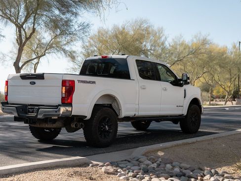 Used 2022 Ford F250 Lariat w/ Tremor Off-Road Package image 4