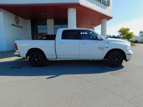 Used 2020 RAM 1500 Classic SLT image 9