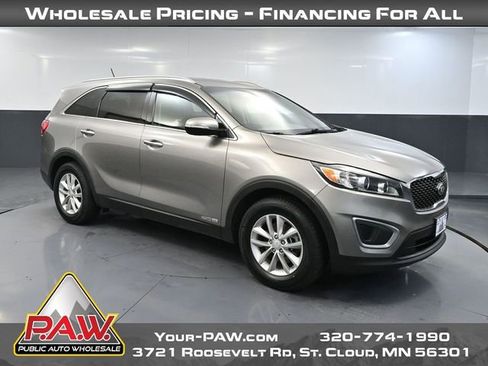 Used 2016 Kia Sorento LX image 1