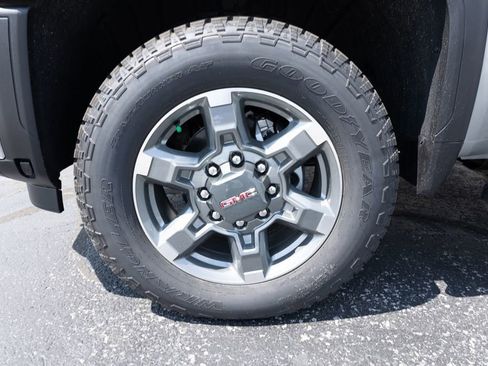 New 2026 GMC Sierra 2500 SLE w/ Preferred Package AWD/4WD image 31