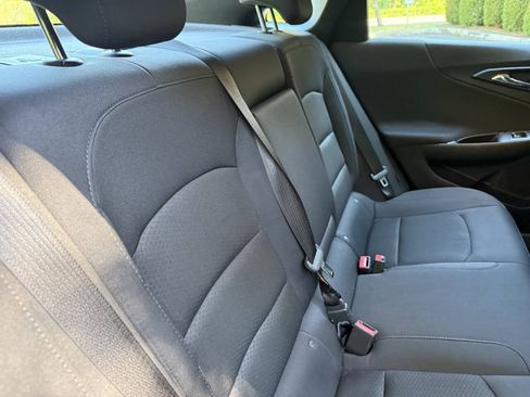 Used 2016 Chevrolet Malibu LT FWD image 12