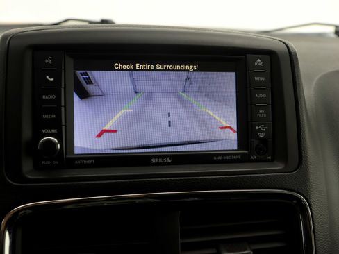 Used 2014 Dodge Grand Caravan SXT w/ Rear Park Assist Package FWD image 26