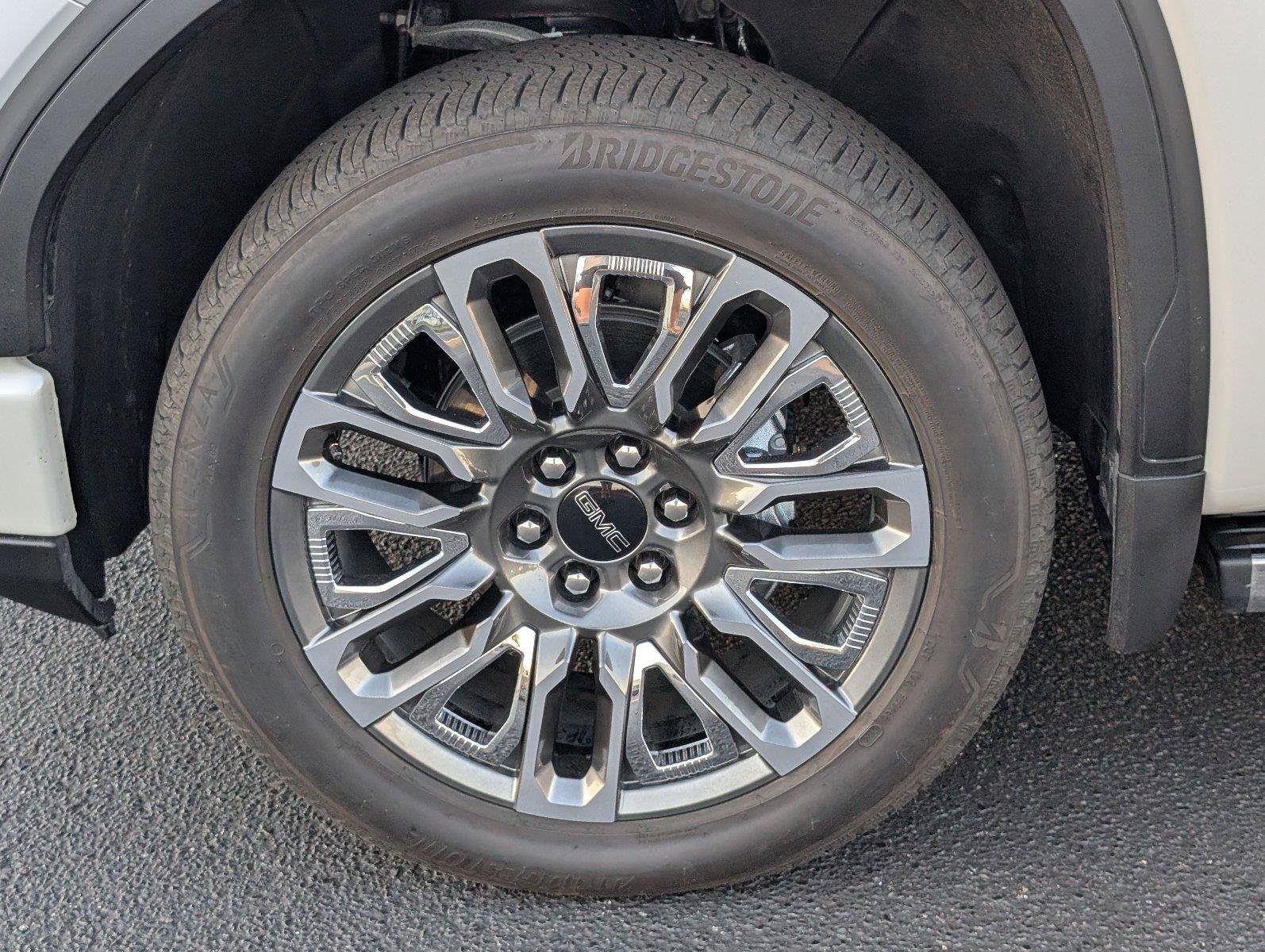 Used 2025 GMC Sierra 1500 Denali Ultimate AWD/4WD image 12