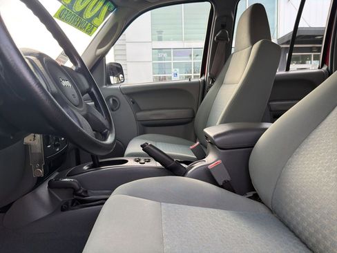 Used 2007 Jeep Liberty Sport image 6