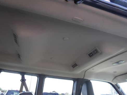 Used 2020 Chevrolet Express 3500 LT w/ LT Preferred Equipment Group RWD image 8