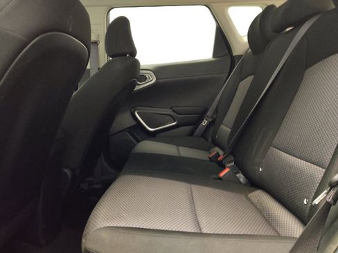 Used 2025 Kia Soul LX image 18