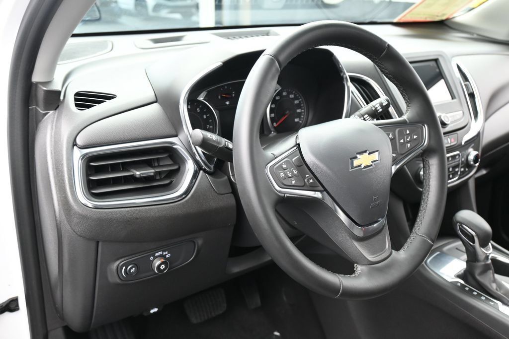 Used 2024 Chevrolet Equinox LT FWD image 15