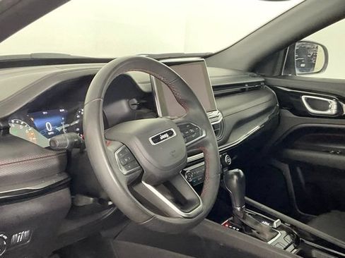 Used 2023 Jeep Compass Trailhawk AWD/4WD image 11