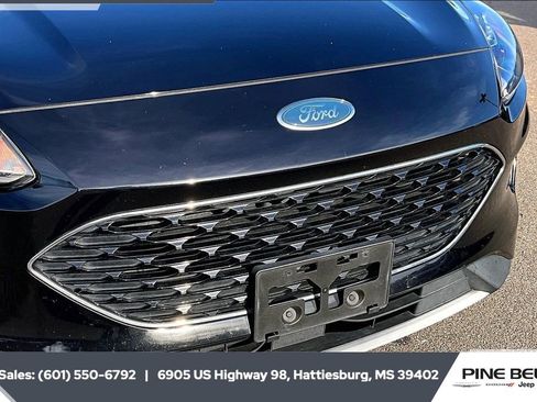 Used 2020 Ford Escape SE image 21