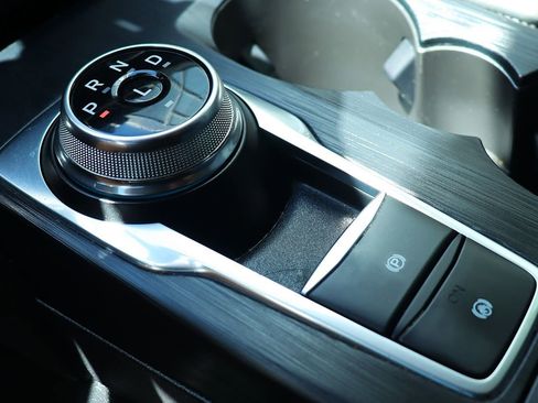 Used 2022 Ford Escape SE image 52