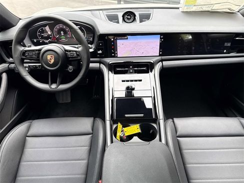 New 2025 Porsche Panamera 4 E-Hybrid image 10