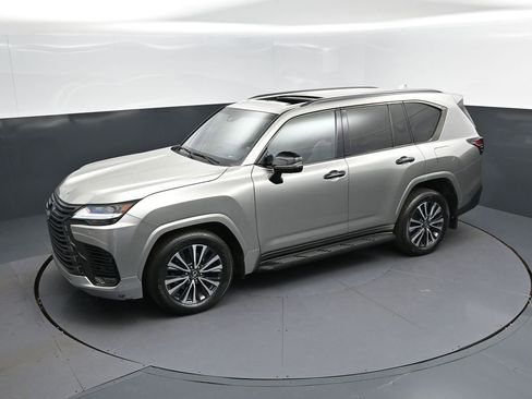 Used 2023 Lexus LX 600 4WD w/ Appearance Package image 34