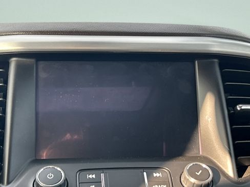 Used 2023 GMC Acadia SLT image 44