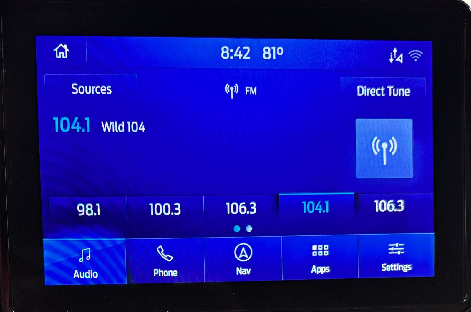 Used 2021 Ford Explorer XLT w/ Equipment Group 202A RWD image 14