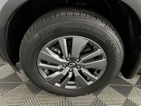 Used 2025 Nissan Pathfinder S image 12