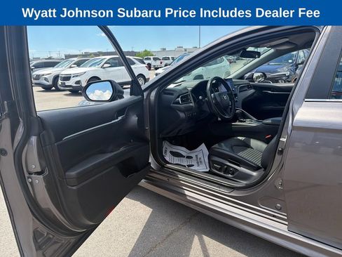 Used 2023 Toyota Camry SE FWD image 14
