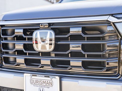 New 2026 Honda Pilot Touring image 13