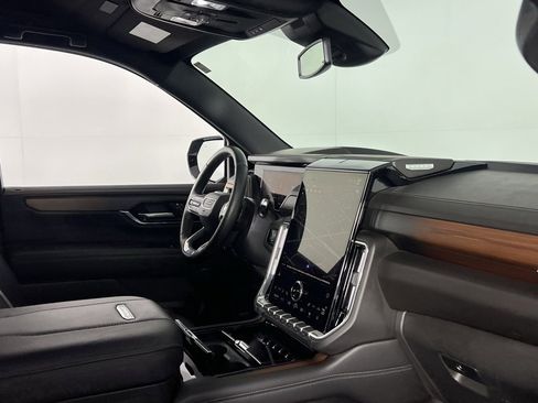 Used 2025 GMC Yukon Denali image 34