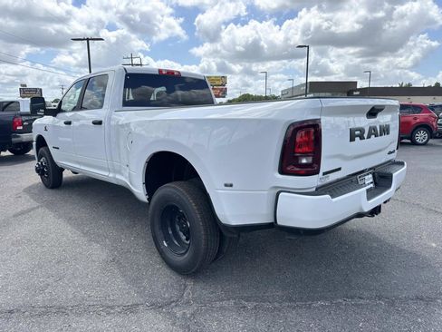 New 2026 RAM 3500 Big Horn AWD/4WD image 4