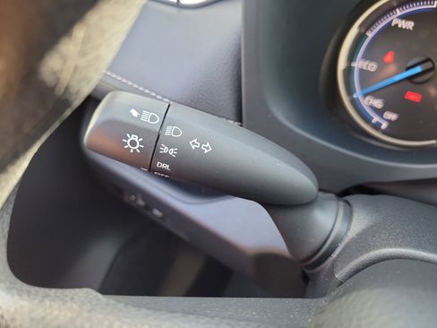 Certified 2025 Toyota RAV4 LE AWD/4WD image 29