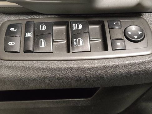 Used 2021 RAM 1500 Classic SLT AWD/4WD image 27