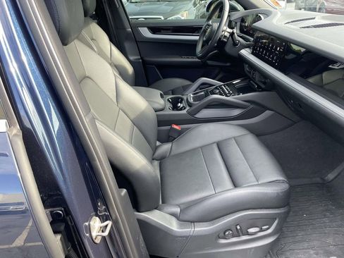 Used 2024 Porsche Cayenne image 49