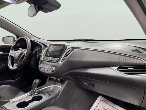 Used 2017 Chevrolet Malibu LT w/ Driver Confidence Package image 19