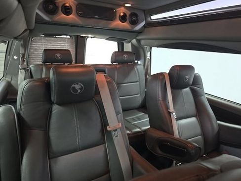 Used 2019 Chevrolet Express 2500 Extended RWD image 5