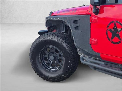Used 2015 Jeep Wrangler Unlimited Sahara w/ Connectivity Group AWD/4WD image 9