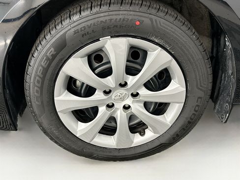 Used 2024 Toyota Corolla LE FWD image 11