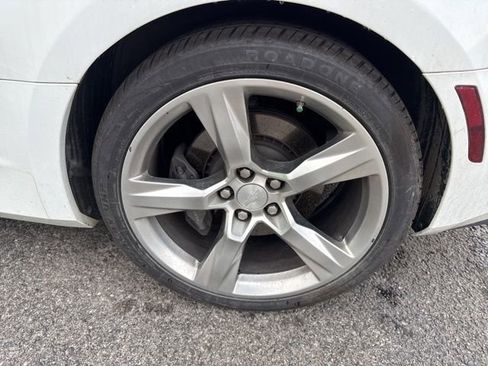 Used 2017 Chevrolet Camaro SS RWD image 8