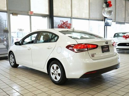 Used 2018 Kia Forte LX w/ LX Popular Package image 5