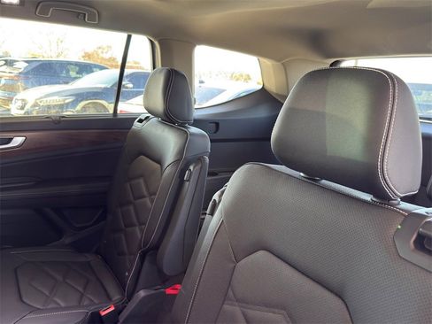 New 2026 Volkswagen Atlas SE image 28
