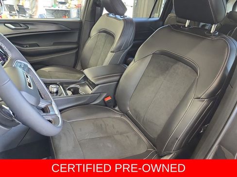 Used 2025 Jeep Grand Cherokee L Altitude AWD/4WD image 17