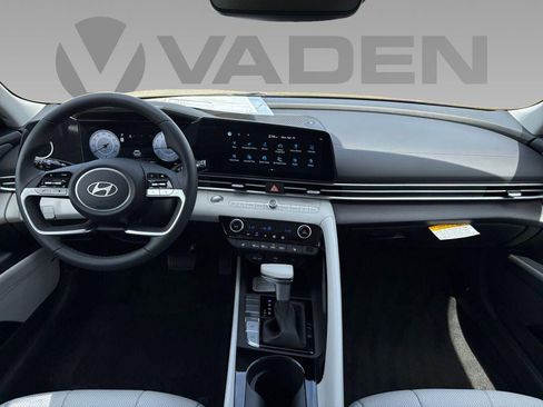 New 2026 Hyundai Elantra Limited FWD image 34