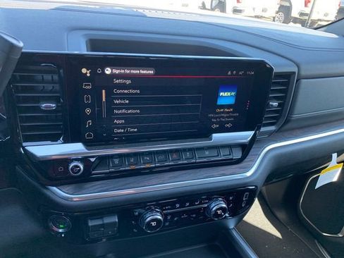 New 2026 GMC Sierra 2500 SLT w/ SLT Convenience Package AWD/4WD image 23