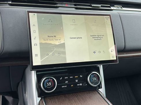 Certified 2023 Land Rover Range Rover SE image 16