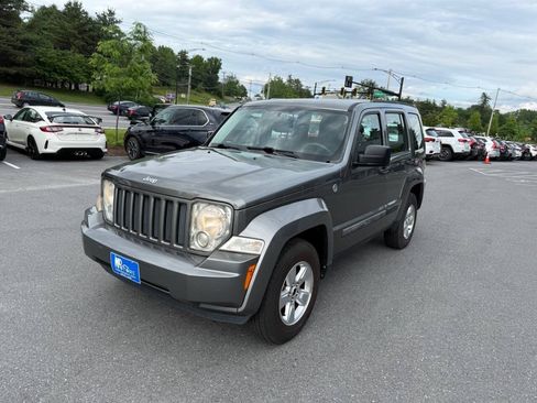 Used 2012 Jeep Liberty Sport AWD/4WD image 2