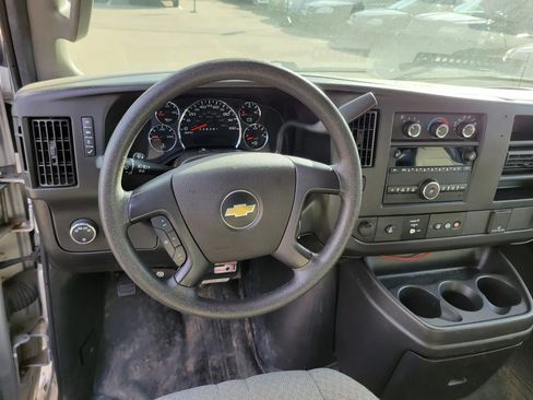 Used 2016 Chevrolet Express 3500 LS RWD image 4