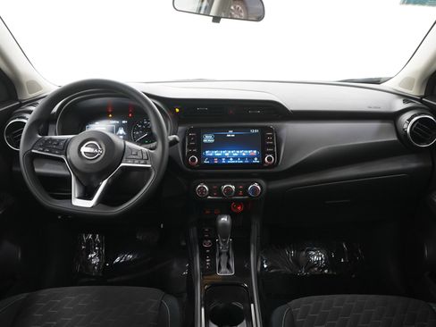 Used 2024 Nissan Kicks SV FWD image 15
